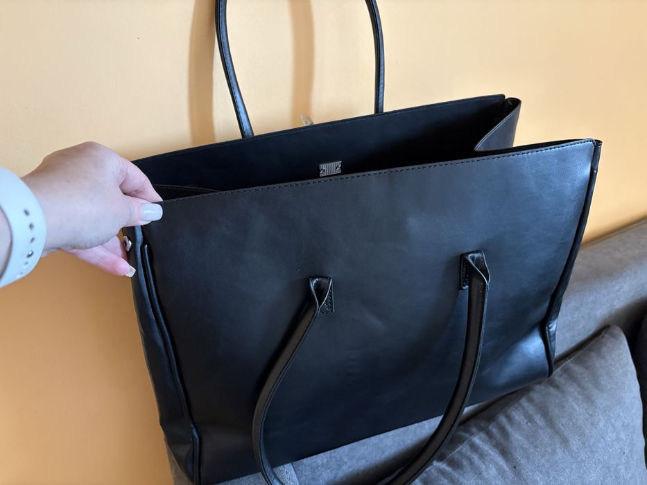 Нова дамска чанта по модел на известен бранд