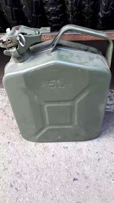 Канистра для бензина 5л