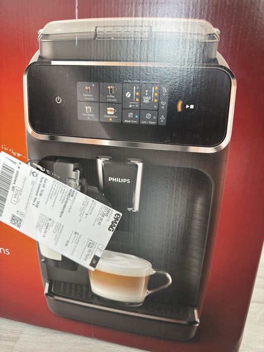 Vând Espressor automat Philips Seria 2300 cu sistem de spumare a laptelui LatteGo.