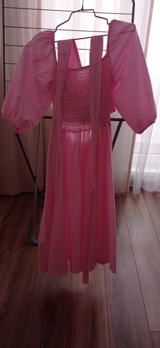 Платье женское розовое