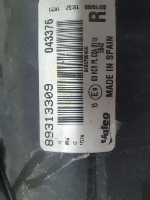 Far dreapta Opel Corsa D (2006 - 2011) (1045) Z10XEP