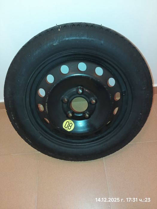 Продавам резервна гума за БМВ 1 (Е87)