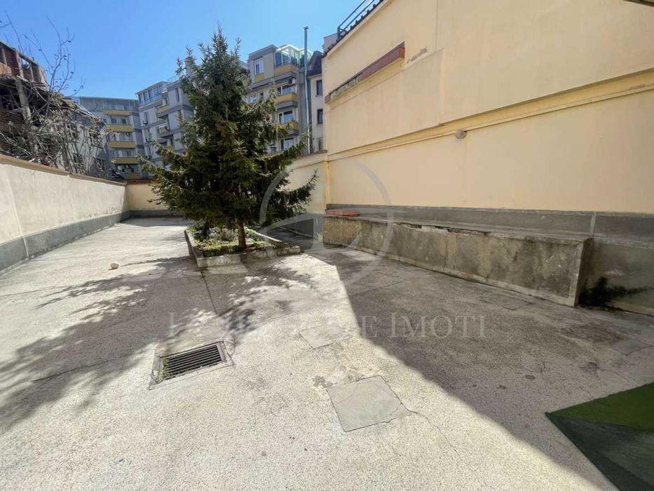 Продава се Едностаен апартамент в Пловдив, Център - 28 кв.м за 1893 €/кв.м - Снимка #7