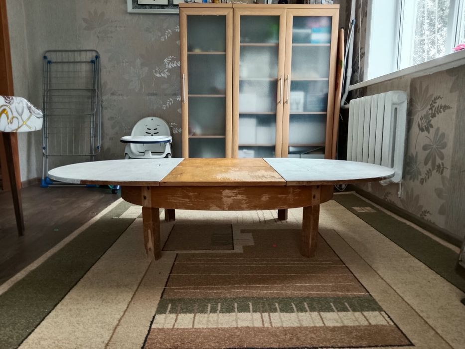Продам стол круглый