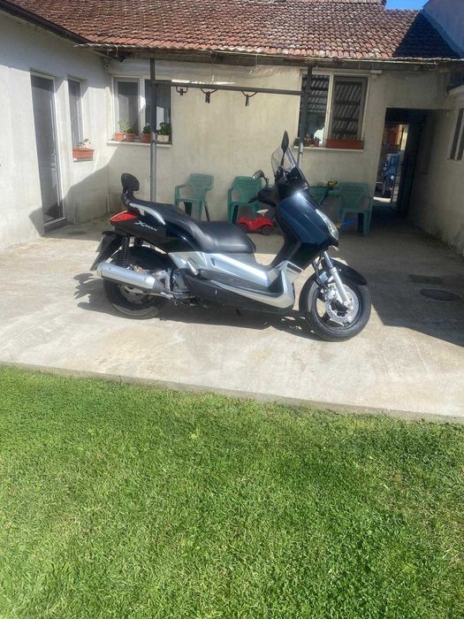Yamaha XMAX 250 – Întreținut impecabil, acte RO