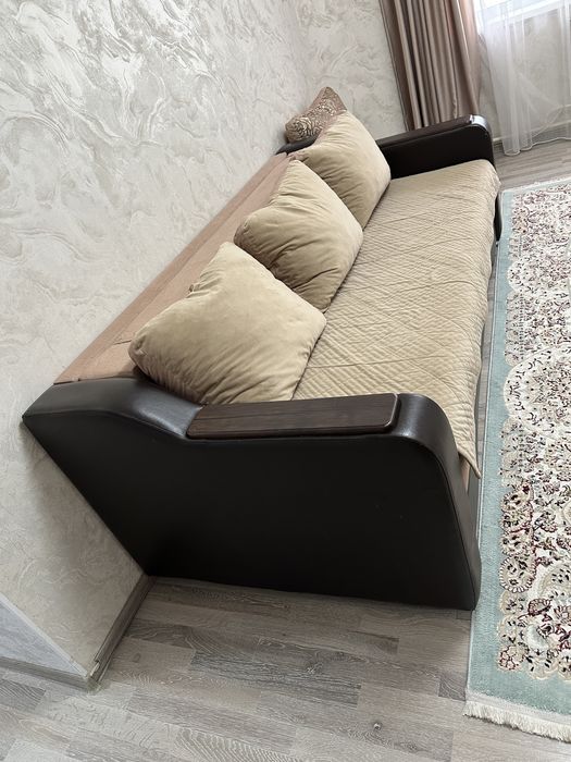 Срочно продам диван