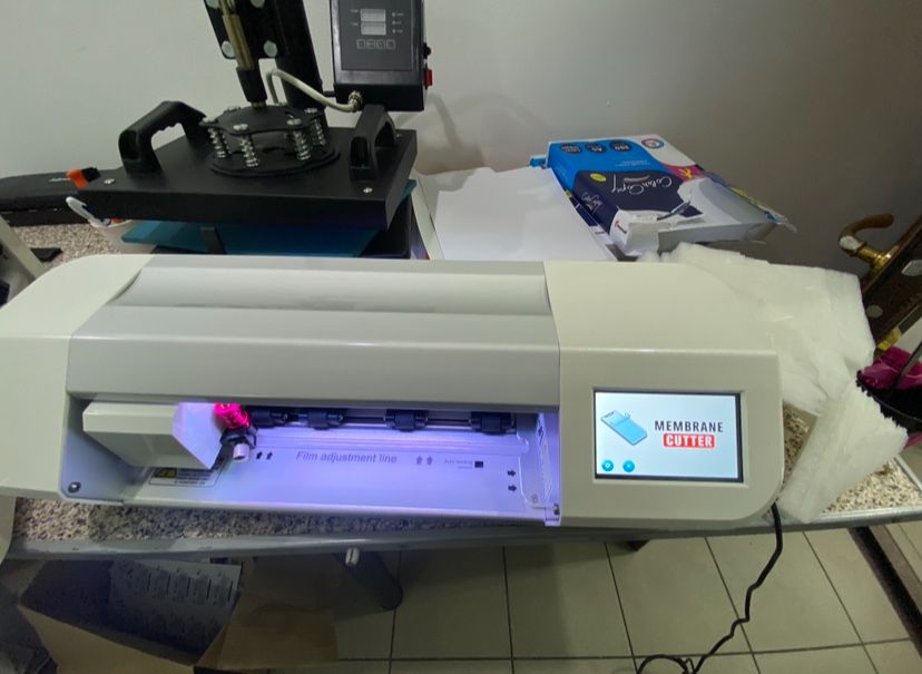 Cutter / Plotter Folii Telefoane