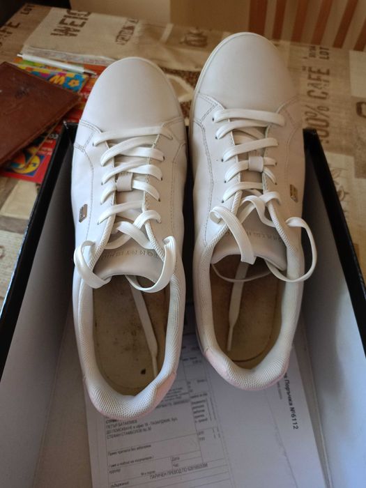 Дамски маратонки Tommy Hilfiger номер 41.