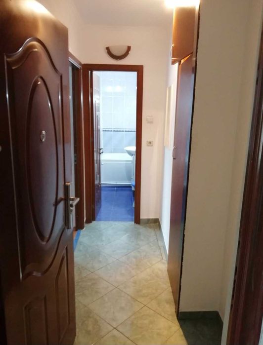 Ofer spre închiriere garsonieră