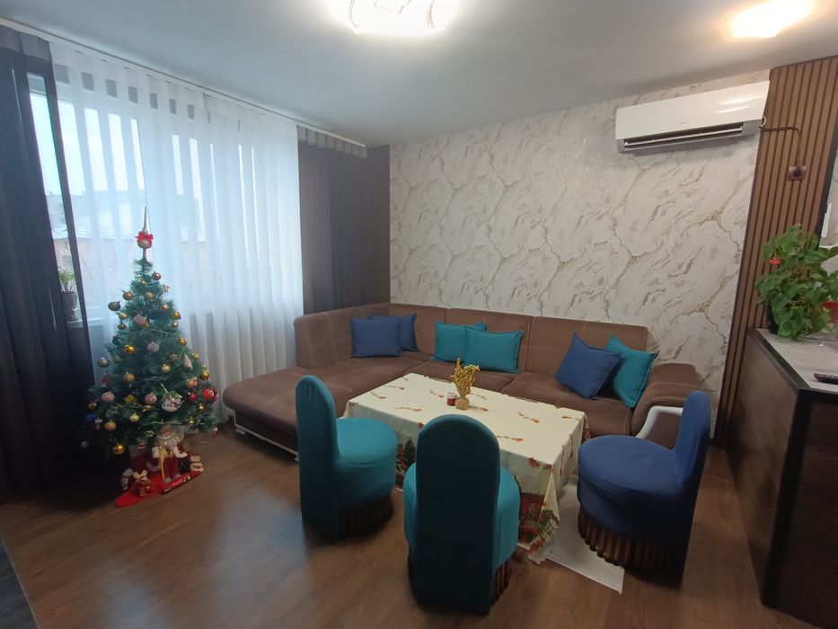 3 броя табуретки+6 възглавнички