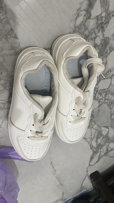 сатылады ак красовка