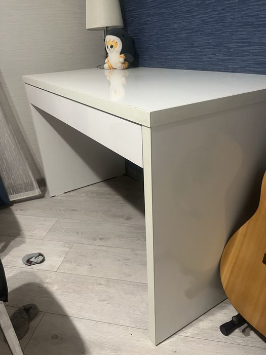 Письменный стол из мдф