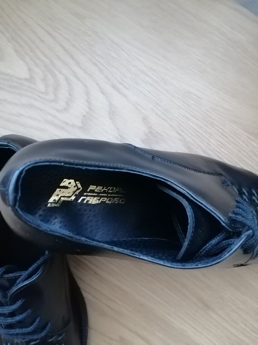 Мъжки обувки чисто нови