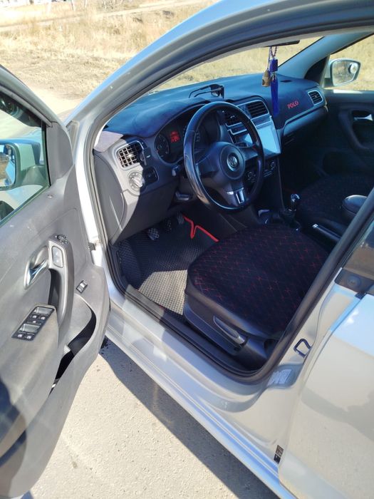 продам фольсфаген поло