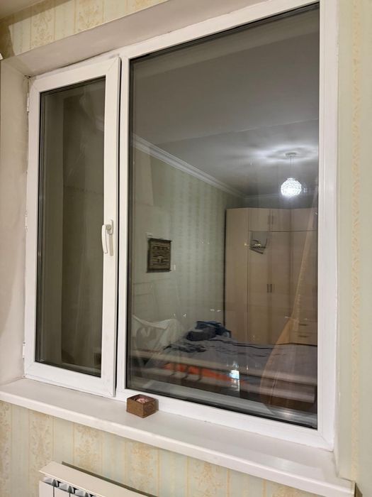Продам  два пластик окна