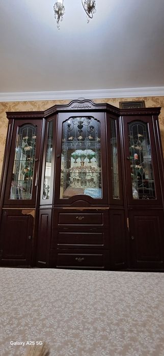 Камод с коричневым