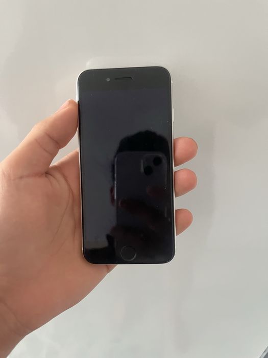 Iphone se sotiladi 400000