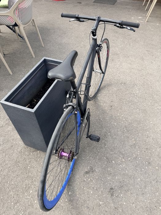 Vand Bicicleta single speed foarte usoara pret 1000 lei urgent
