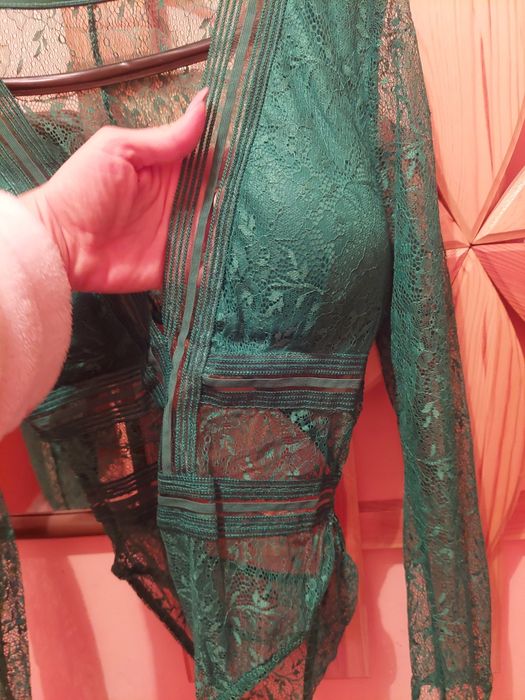 Красиво боди от дантела в зелен цвят