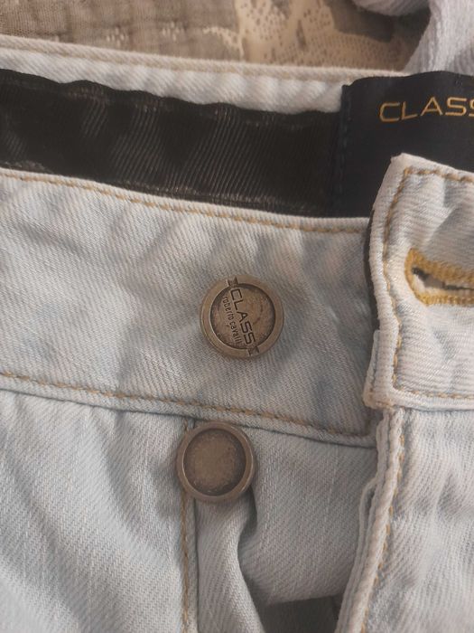 Продам джинсы Roberto Cavalli серии Class