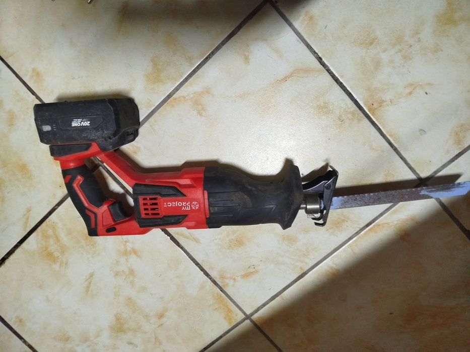 Vand scule electrice