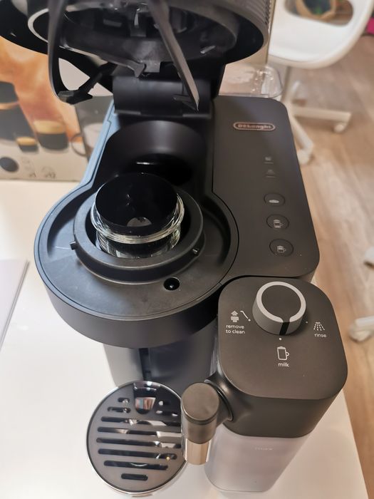 aparat Nespresso Lattissima Vertuo