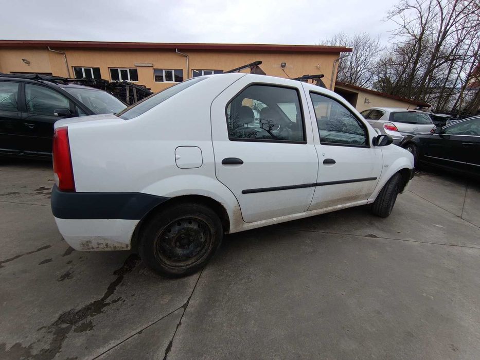 Dezmembram Dacia Logan