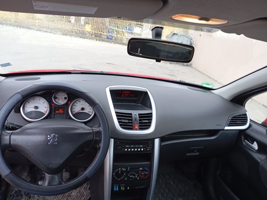 Пежо 207 1.4 газ