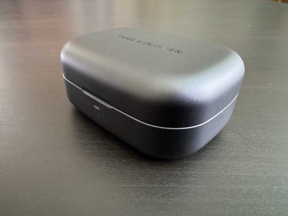 Bang & Olufsen Beoplay EX - кейс + дясна слушалка / лява дефектна