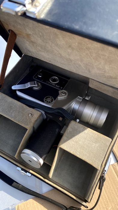 Canon CINE ZOOM 512 8mm vintage camera