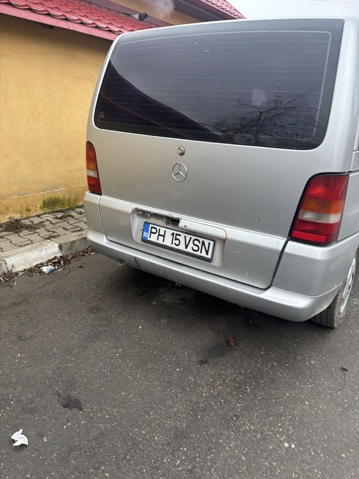 Vând Mercedes vito