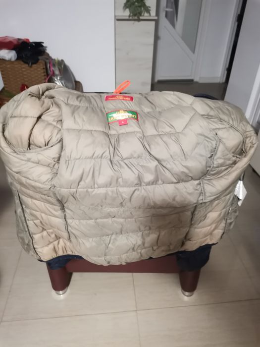 Vand haina PARAJUMPERS de dama marimea L