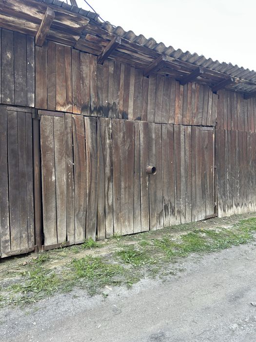 Apartament de vanzare 2 camere , cu garaj. Judet Valcea, oras Berbesti
