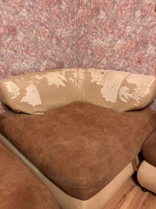 Диван с пуфиком