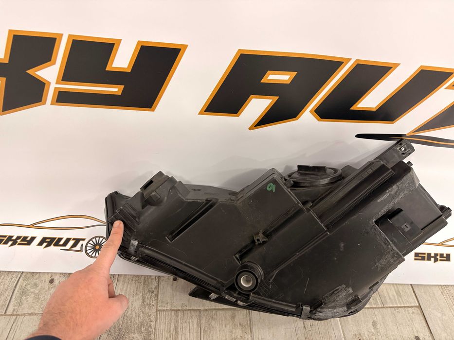 Far dreapta bixenon Audi A4 B9 dupa 2015 cod 8W0941006 Europa