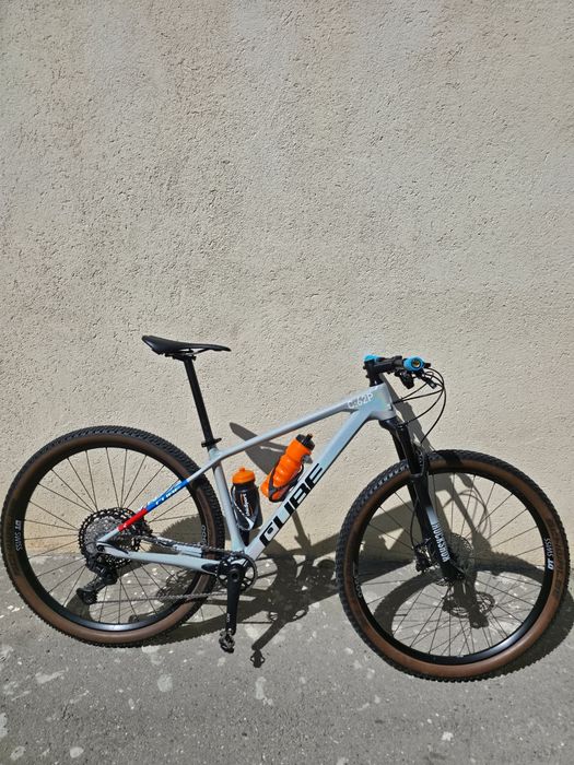 Bicicleta Cube C:62 PRO