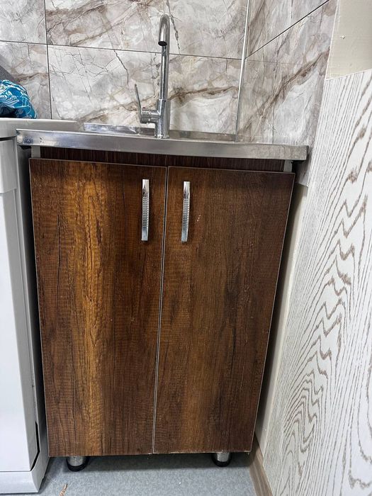 раковина со смесителем