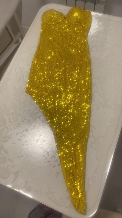 Стильные платья на стройную девушку