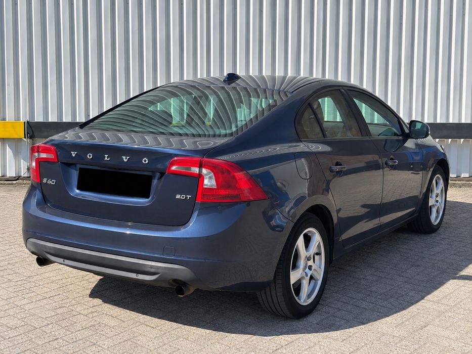 VOLVO S60 2010 — imagine 3