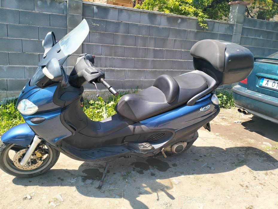 Продавам скутер piagio x 9 200 cc
