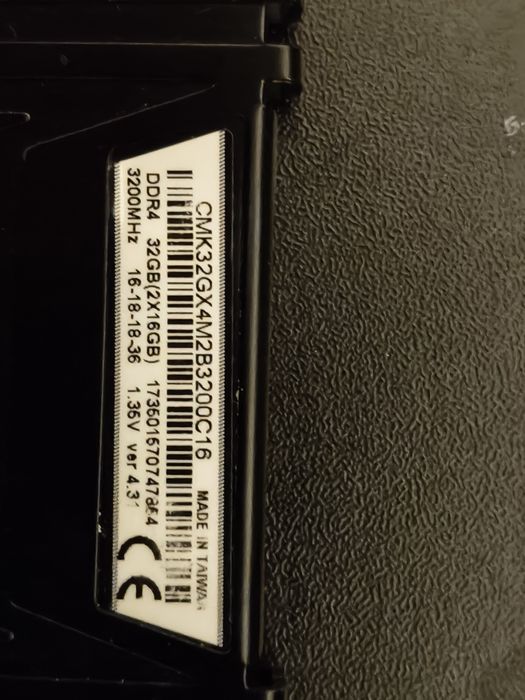 Vand RAM DDR4 16GB Corsair 3200