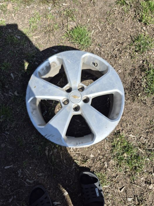 Продам диск на 17 шевроле круз и крышку головки аллюминий