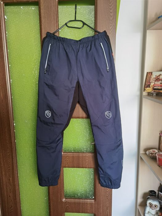 Pantaloni de sport