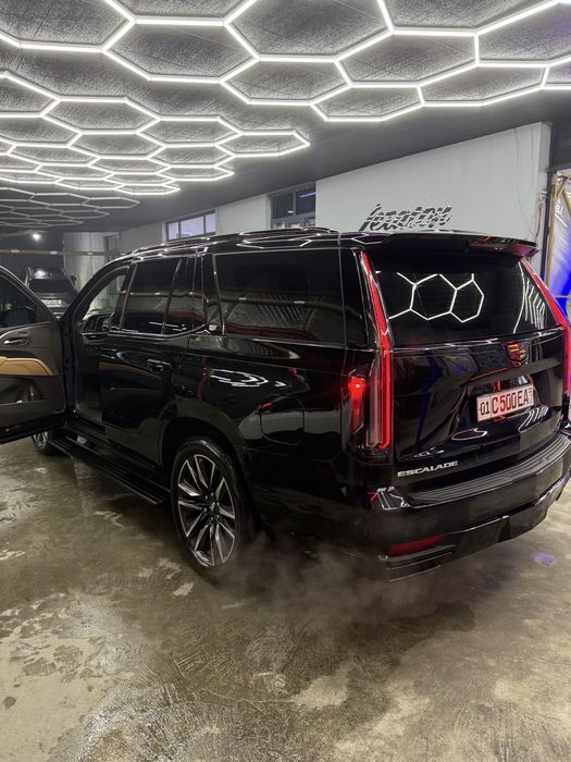 Cadillac escaled full