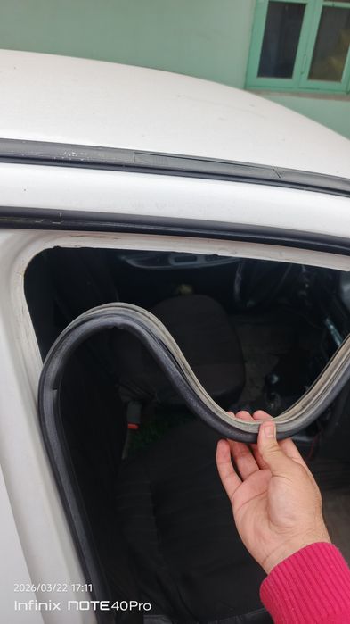 Mashina sotiladi arzon narxda