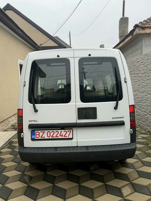 Vand Opel combo.