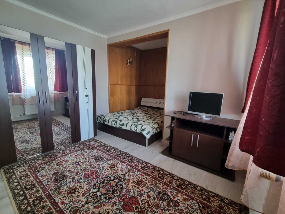 Apartament 3 camere de închiriat – Str. Sovata