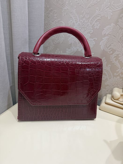 Сумочки привозила из Тайланда