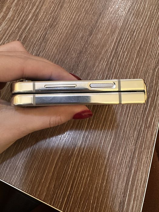 Samsung Galaxy Z Flip 5