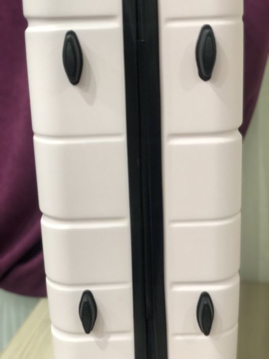 Чемодан М 60/40/25